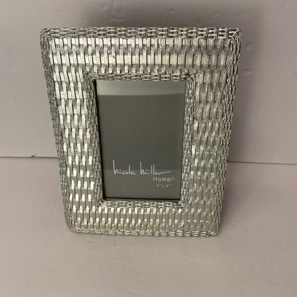 Nicole Miller Home Silver Heavy Photo Picture Frame Woven Textured 4 x 6 - Picture 1 of 5